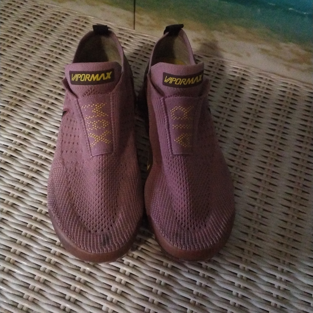 Nike slip on vapormax shoes